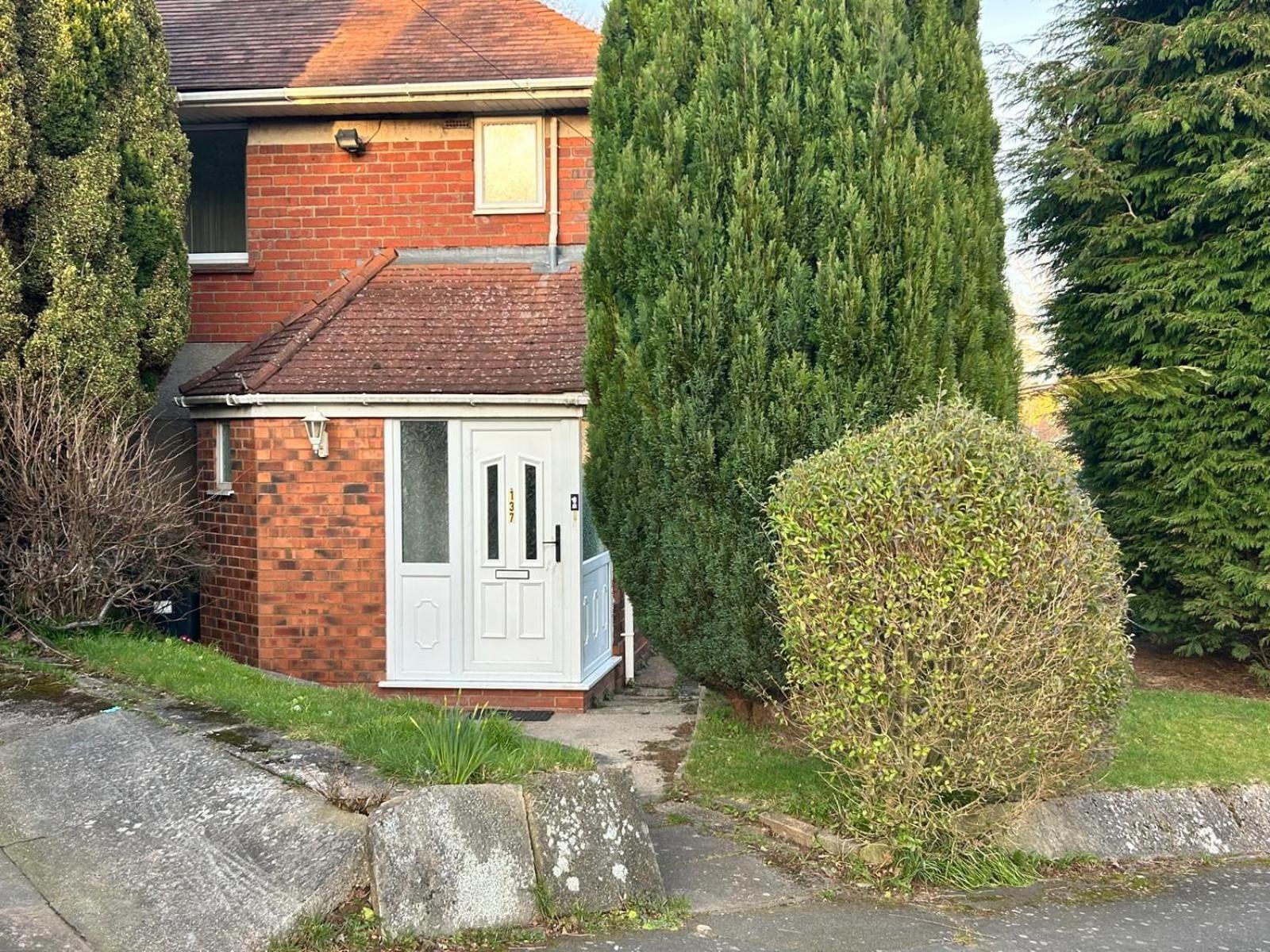 Homestay Quiet Single Near Queen Elizabeth Hospital And